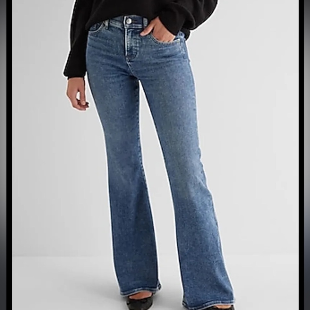 Express Mid Rise Medium Wash '70s Flare Jeans | Express